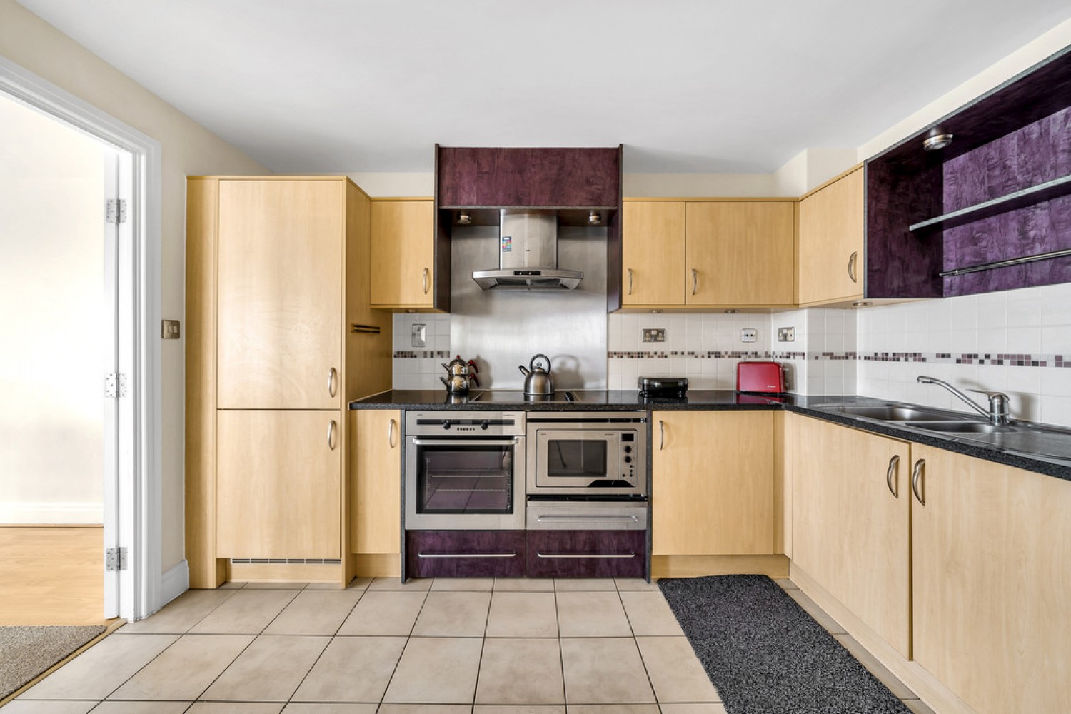 3 bedroom Flat in Smugglers Way, Wandsworth