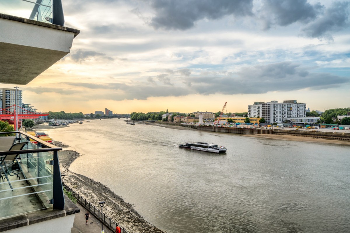 Smugglers Way, Wandsworth