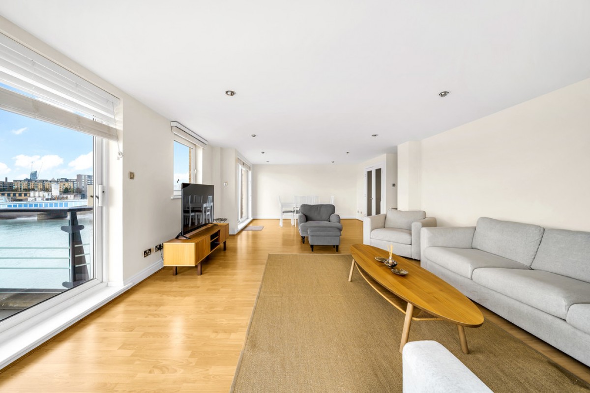 Smugglers Way, Wandsworth