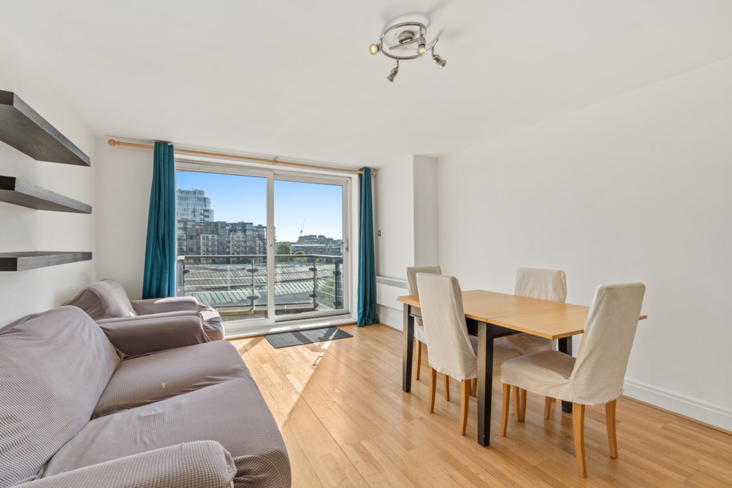 2 bedroom Flat for Sale Smugglers Way, Wandsworth