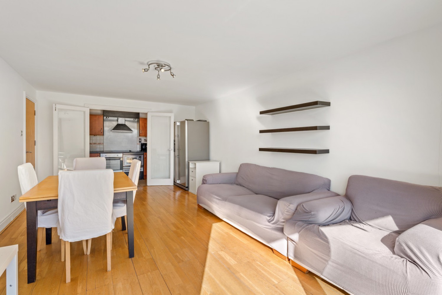 2 bedroom Flat for Sale Smugglers Way, Wandsworth