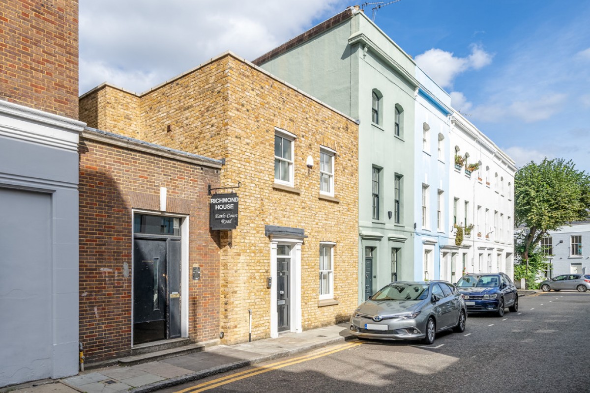 Earls Court Road, Earls Court
