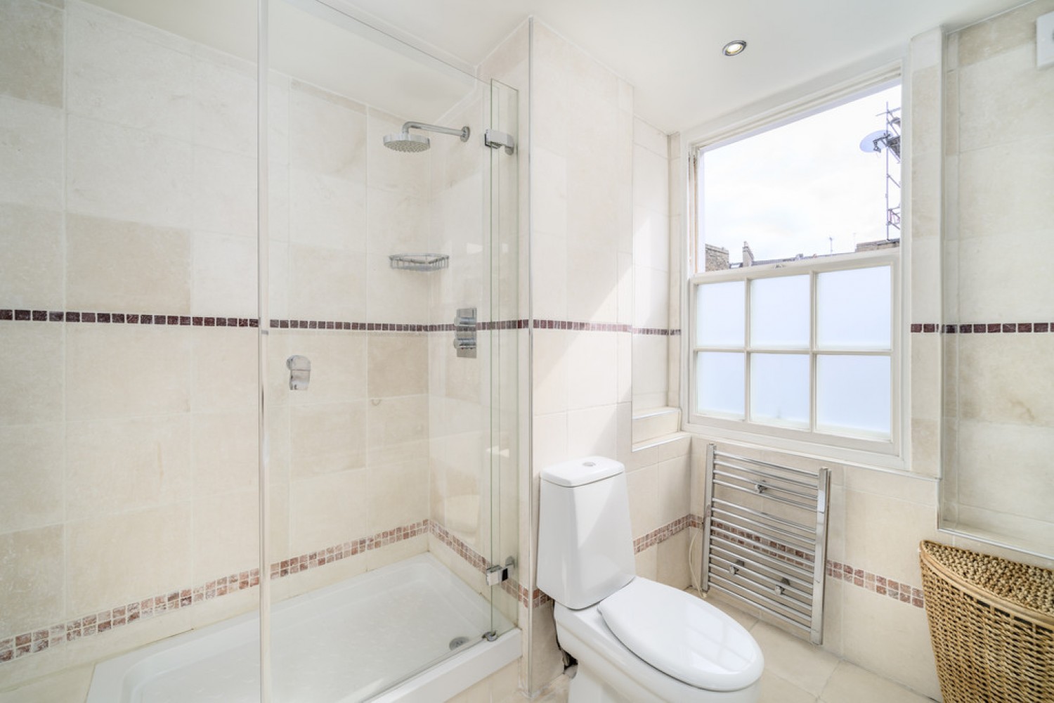 1 bedroom Flat for Letting Earls Court Road, Earls Court