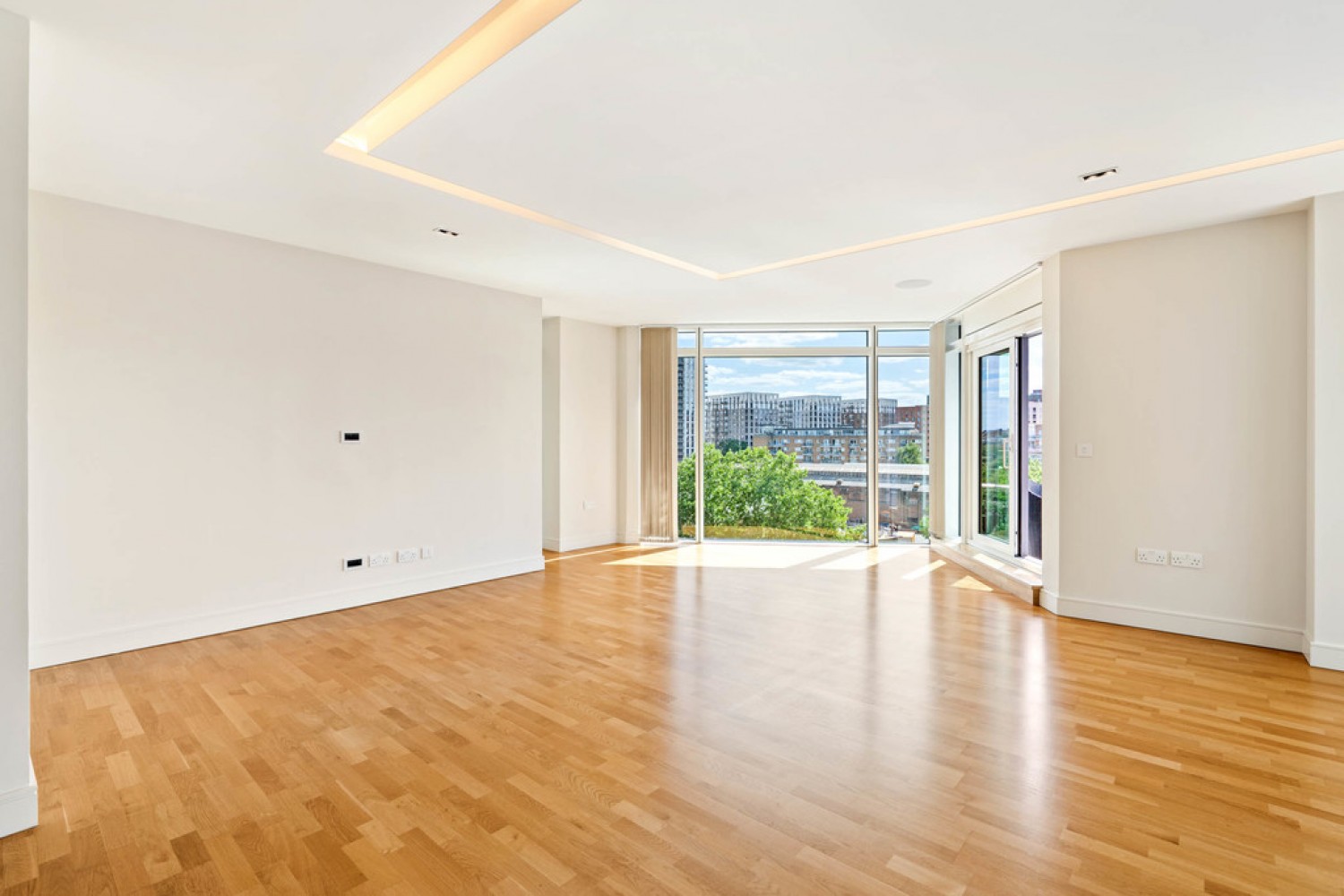 3 bedroom Flat for Letting Ascensis Tower, Battersea Reach