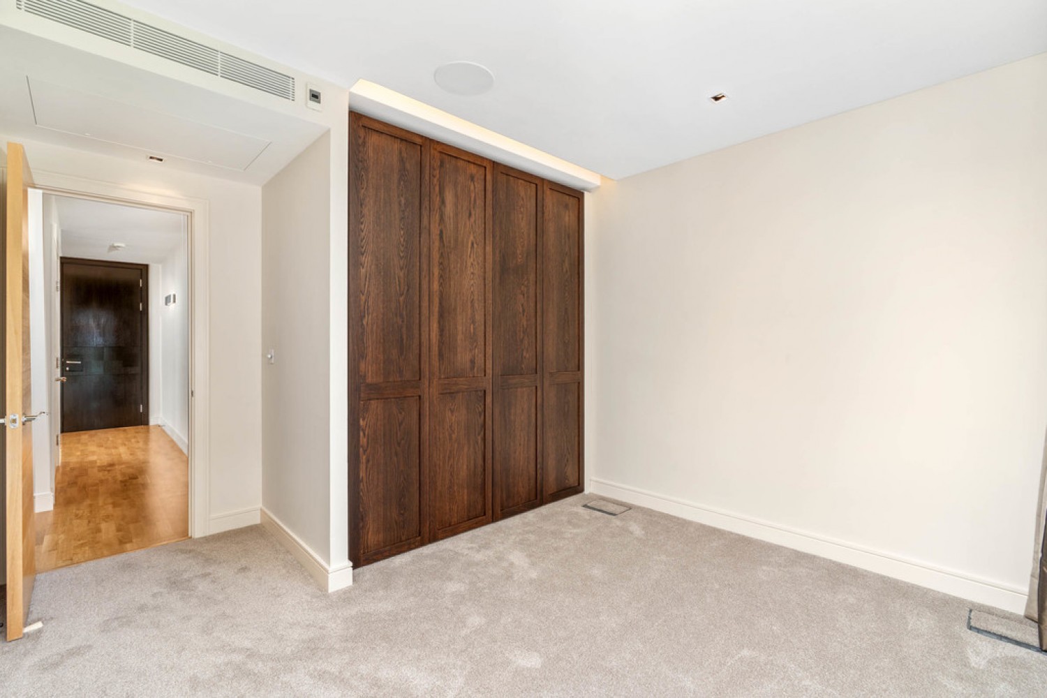 3 bedroom Flat for Letting Ascensis Tower, Battersea Reach
