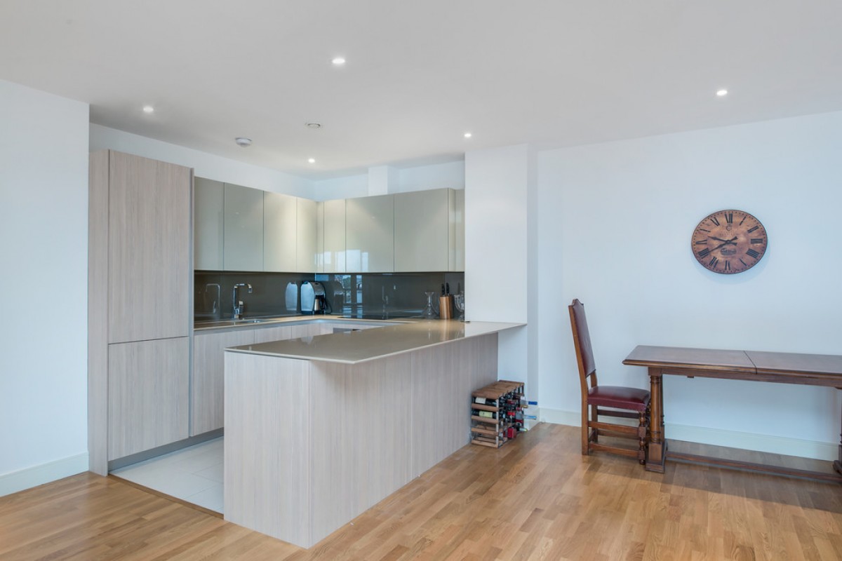 Spinnaker House, Battersea Reach