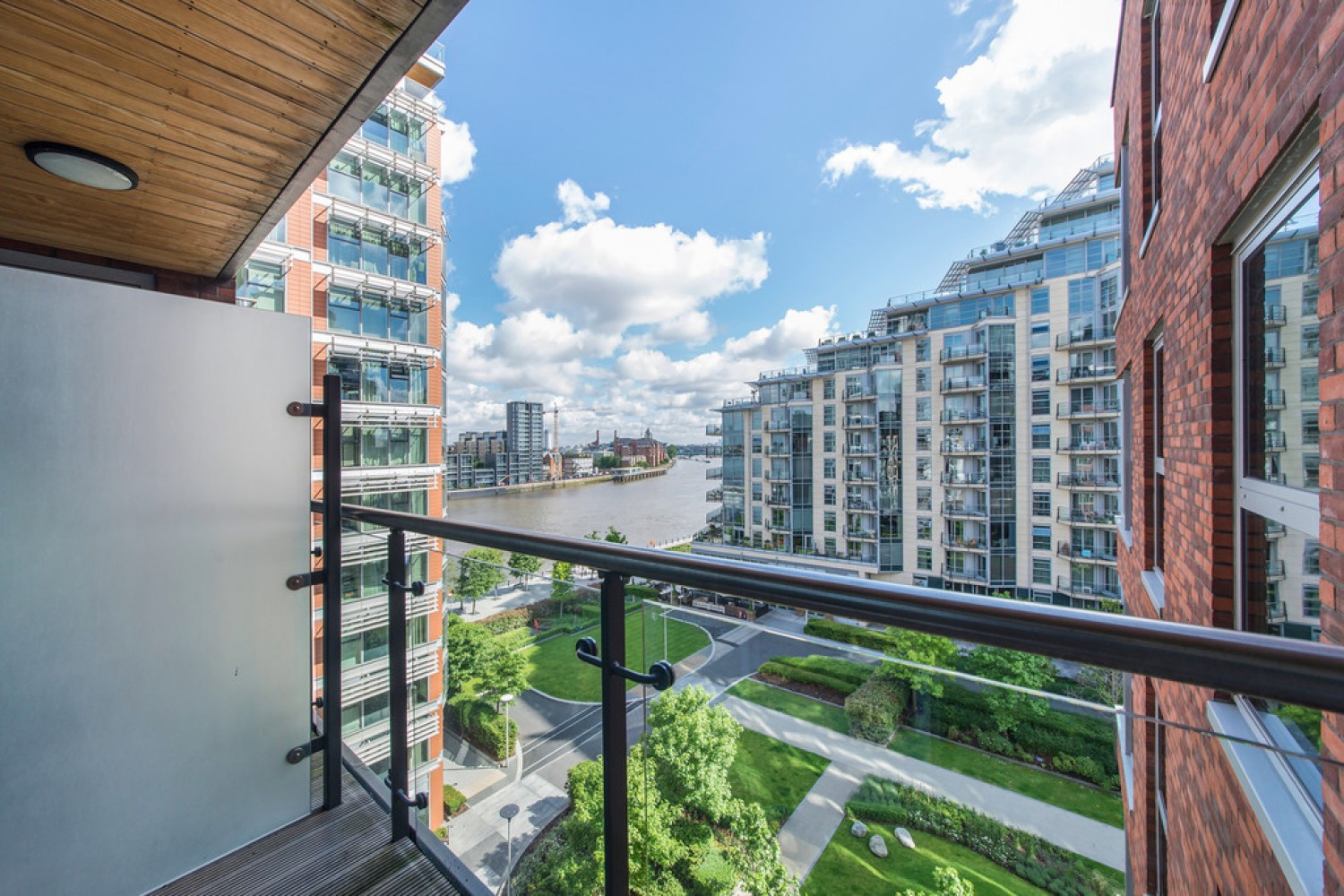 2 bedroom Flat for Sale Spinnaker House, Battersea Reach