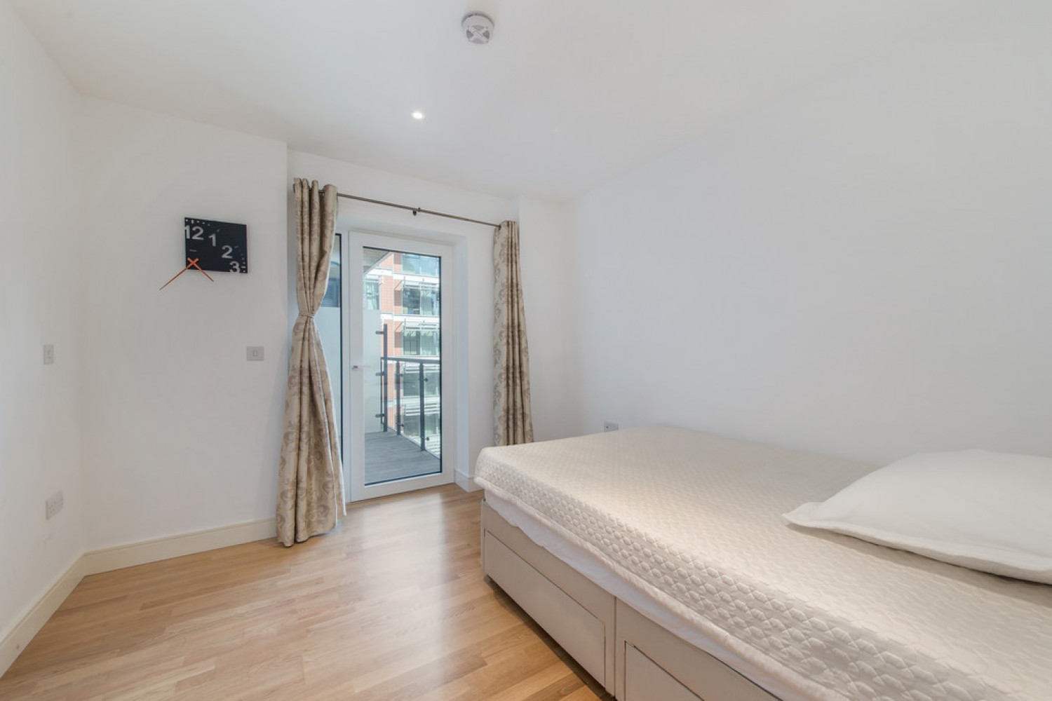 2 bedroom Flat for Sale Spinnaker House, Battersea Reach