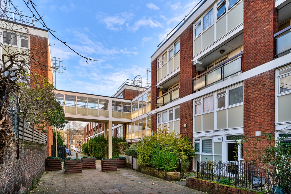 Maskelyne Close, Battersea