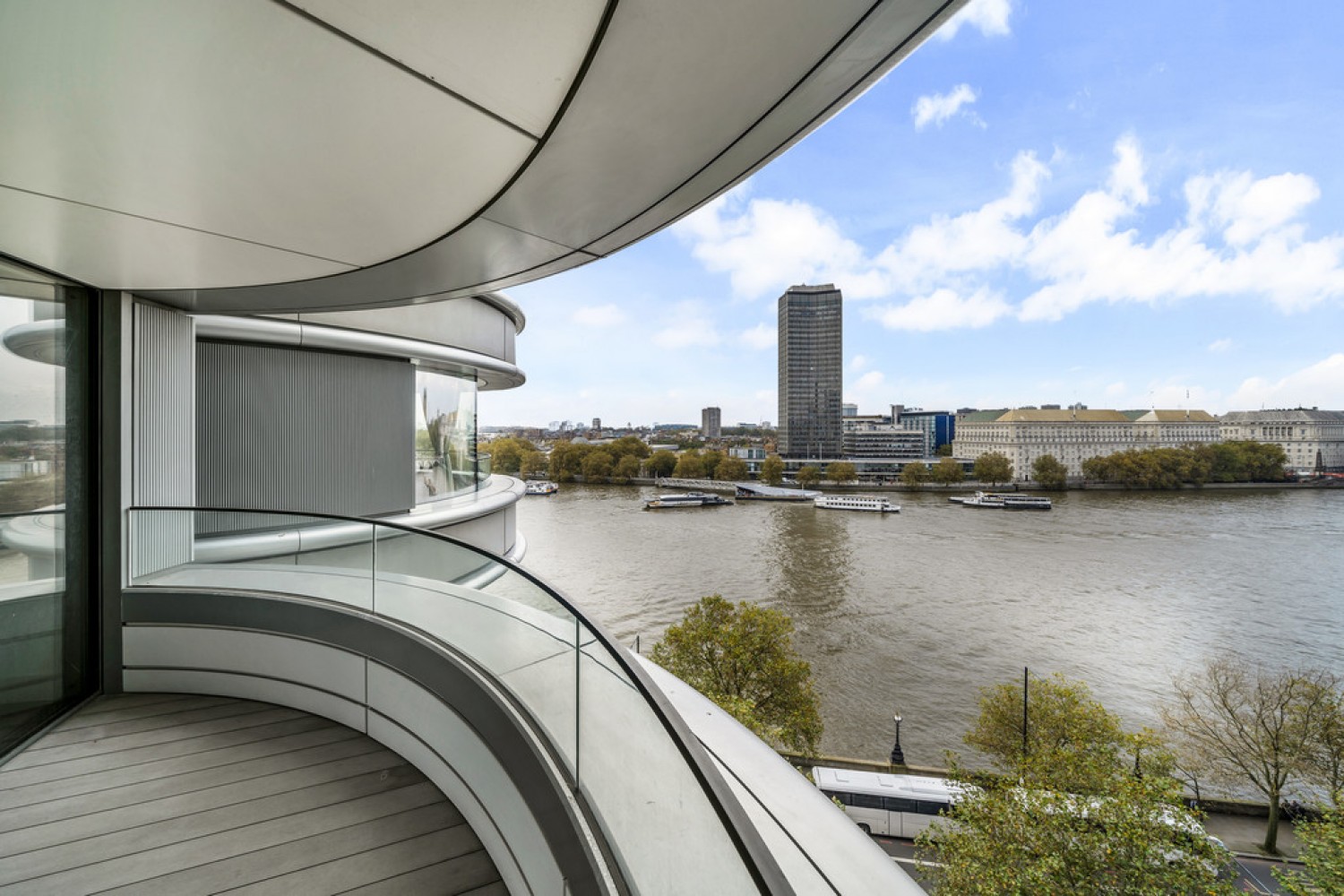 Albert Embankment, The Corniche