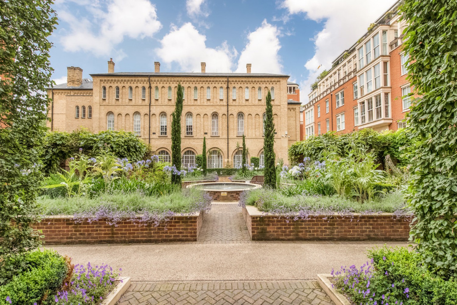 1 bedroom Flat in Coleridge Gardens, Chelsea