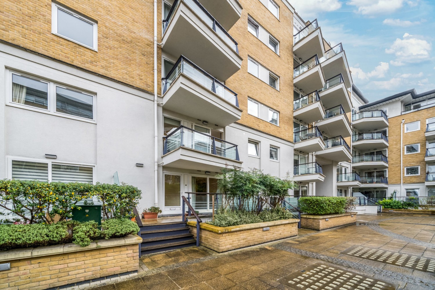 Bluewater House, Riverside West