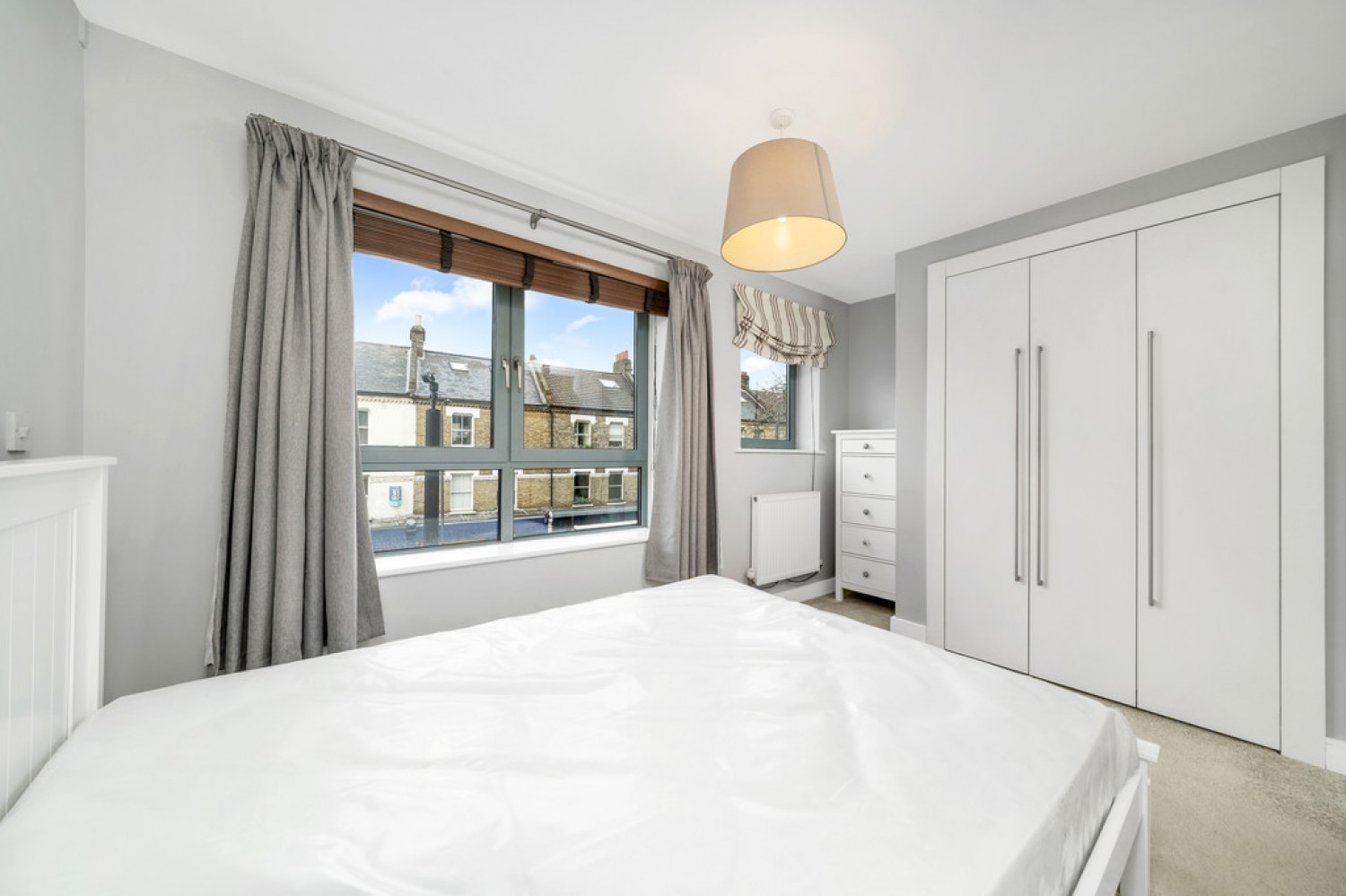 1 bedroom Flat for Sale Battersea Park Road, Battersea