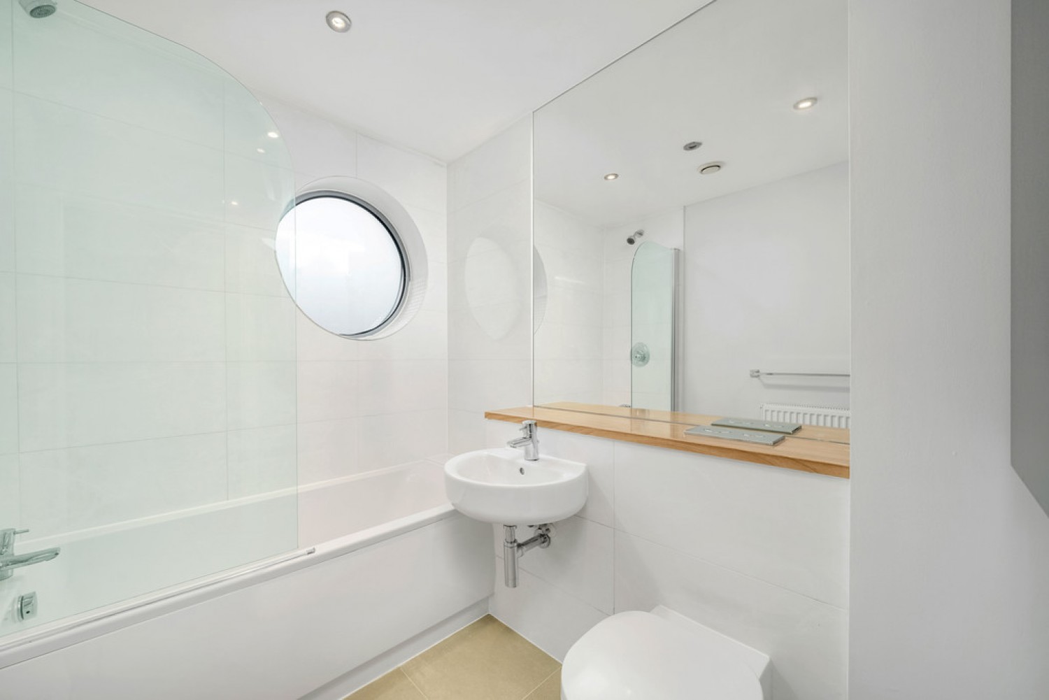 1 bedroom Flat for Sale Battersea Park Road, Battersea