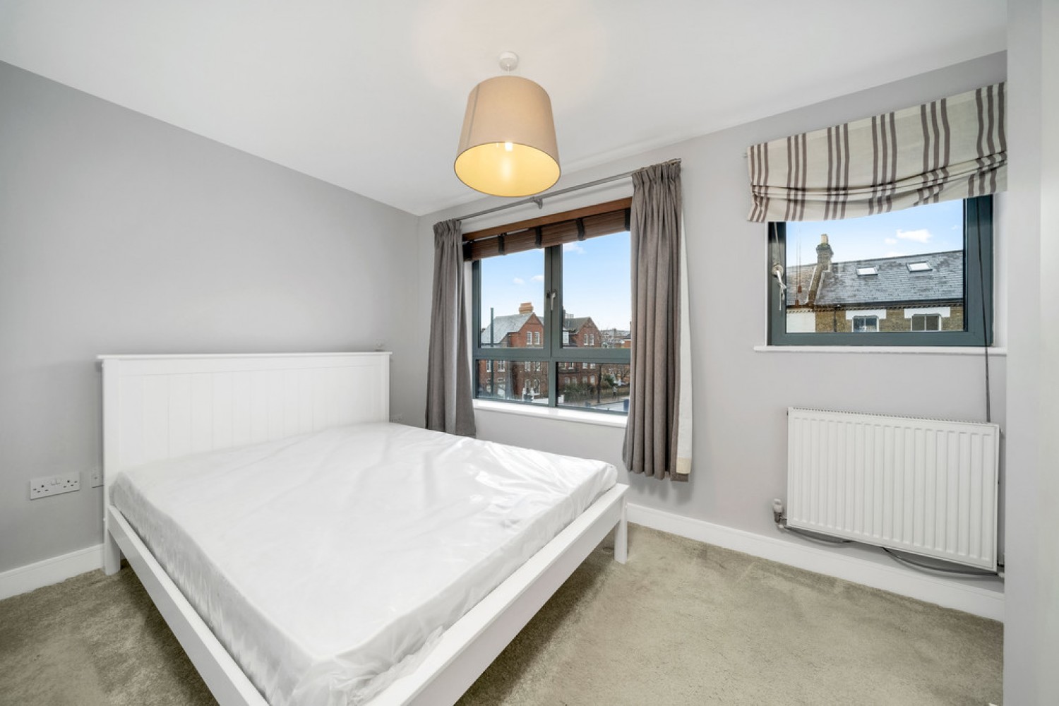 1 bedroom Flat for Sale Battersea Park Road, Battersea