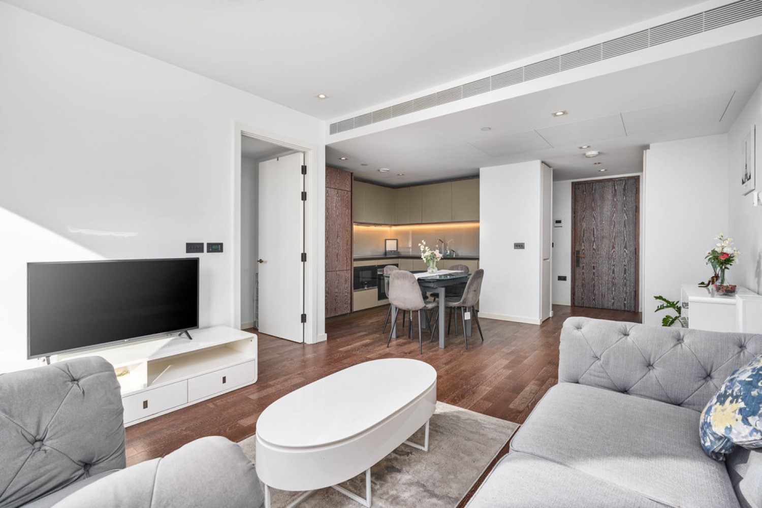 2 bedroom Flat for Letting Aurora Gardens, Battersea Power Station, London