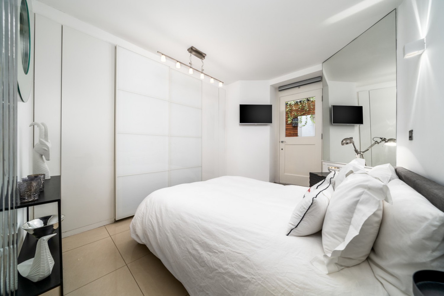 2 bedroom Flat for Sale Hollywood Court , Chelsea