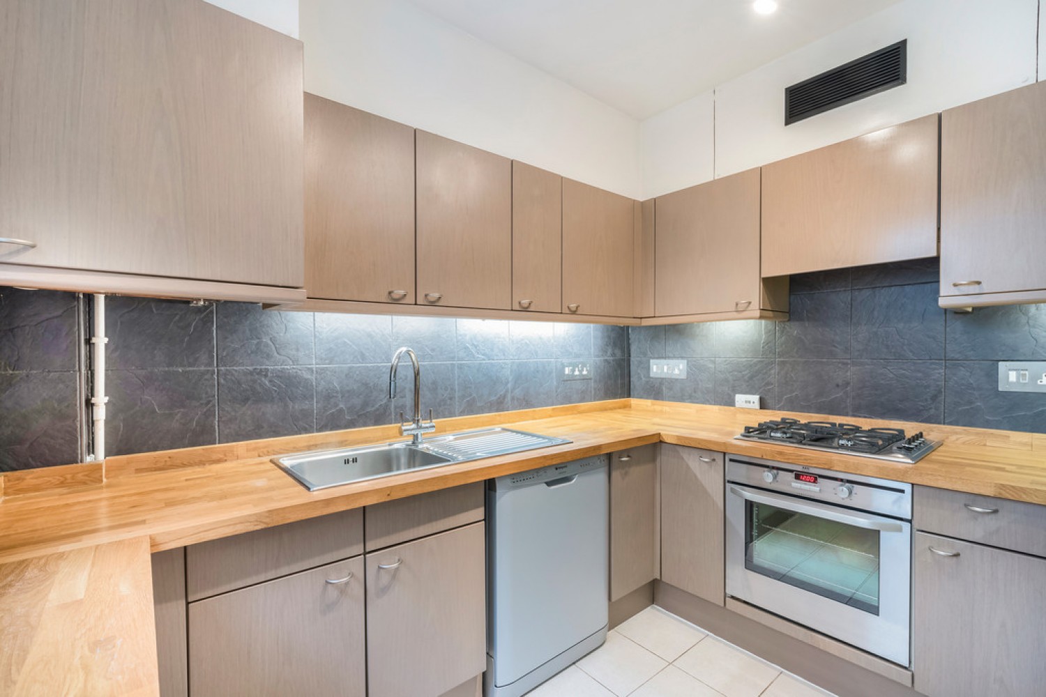 2 bedroom House for Sale Kensington Gardens Square, Bayswater