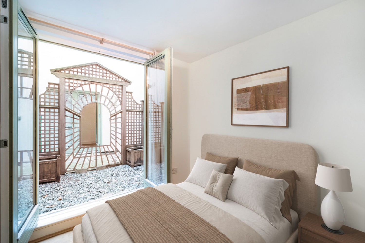 2 bedroom House for Sale Kensington Gardens Square, Bayswater