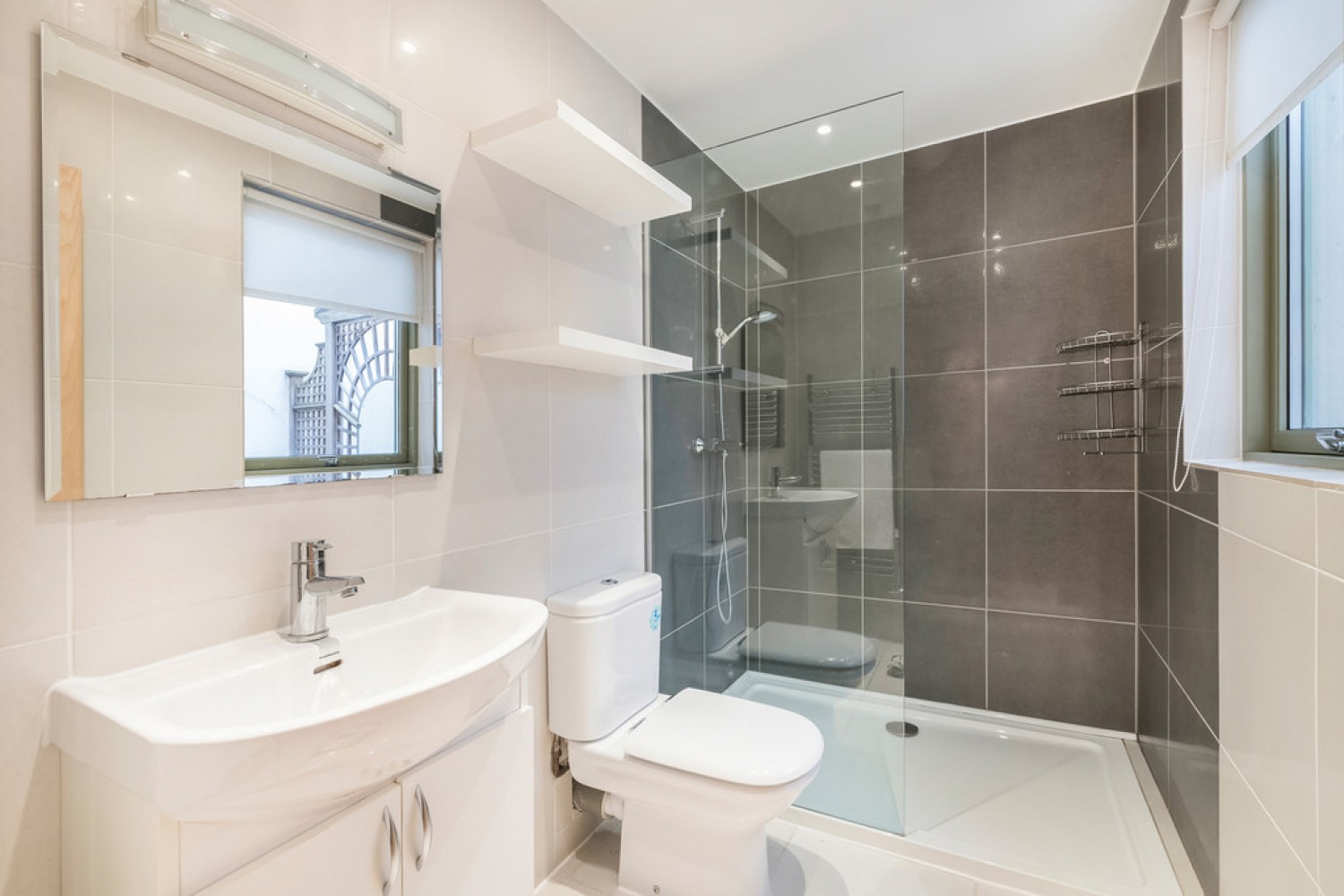 2 bedroom House for Sale Kensington Gardens Square, Bayswater