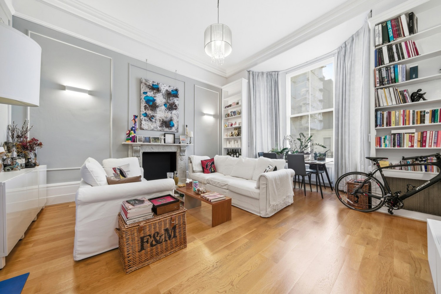 2 bedroom Flat in Queens Gate Place, South Kensington