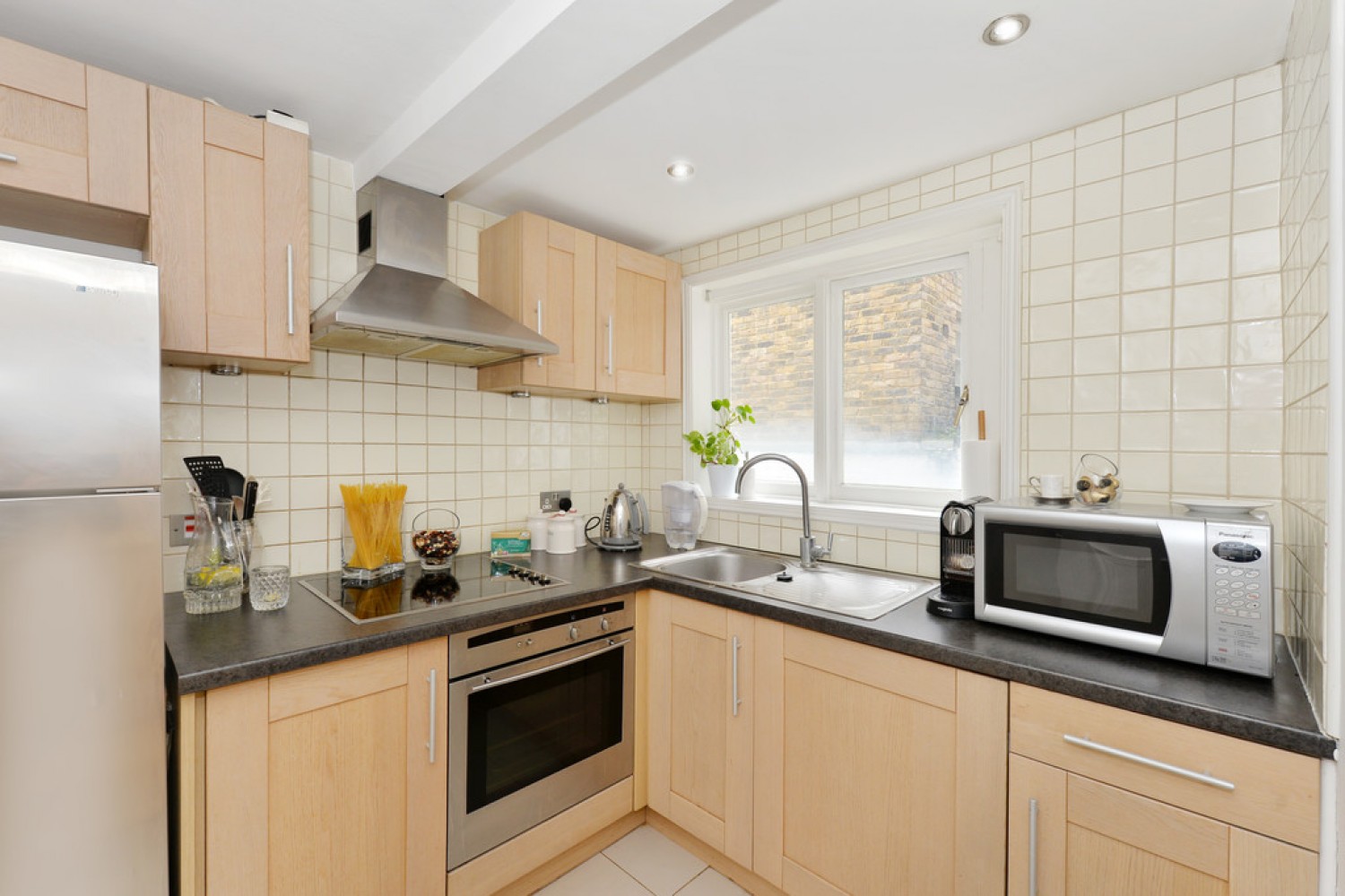 2 bedroom Flat in Queens Gate Place, South Kensington