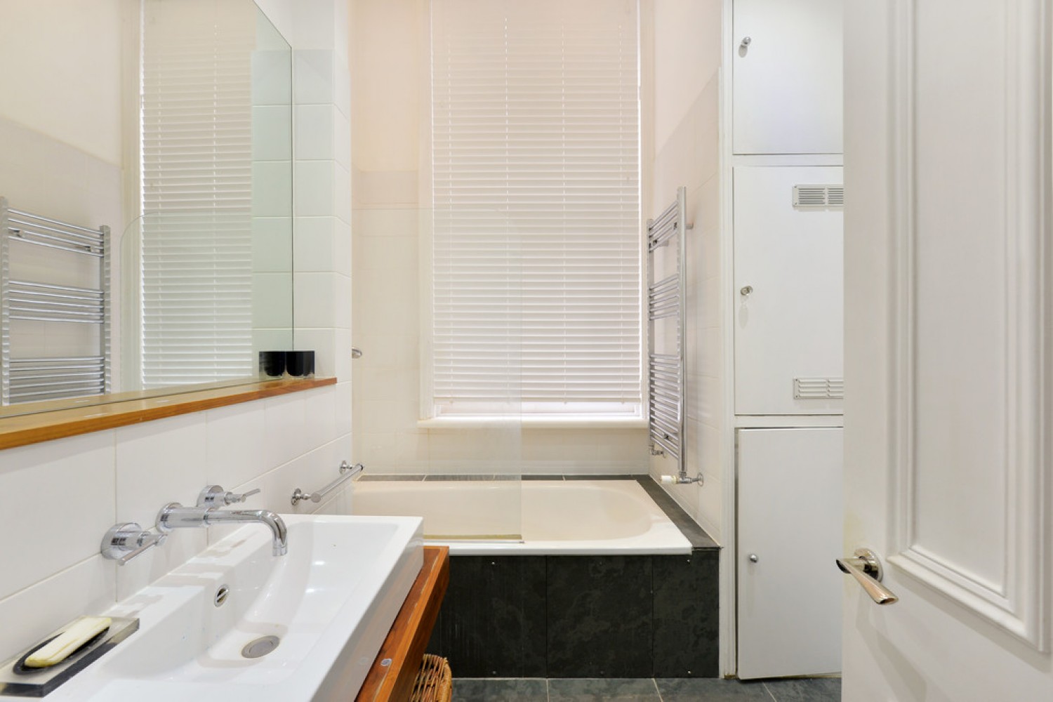 2 bedroom Flat in Queens Gate Place, South Kensington