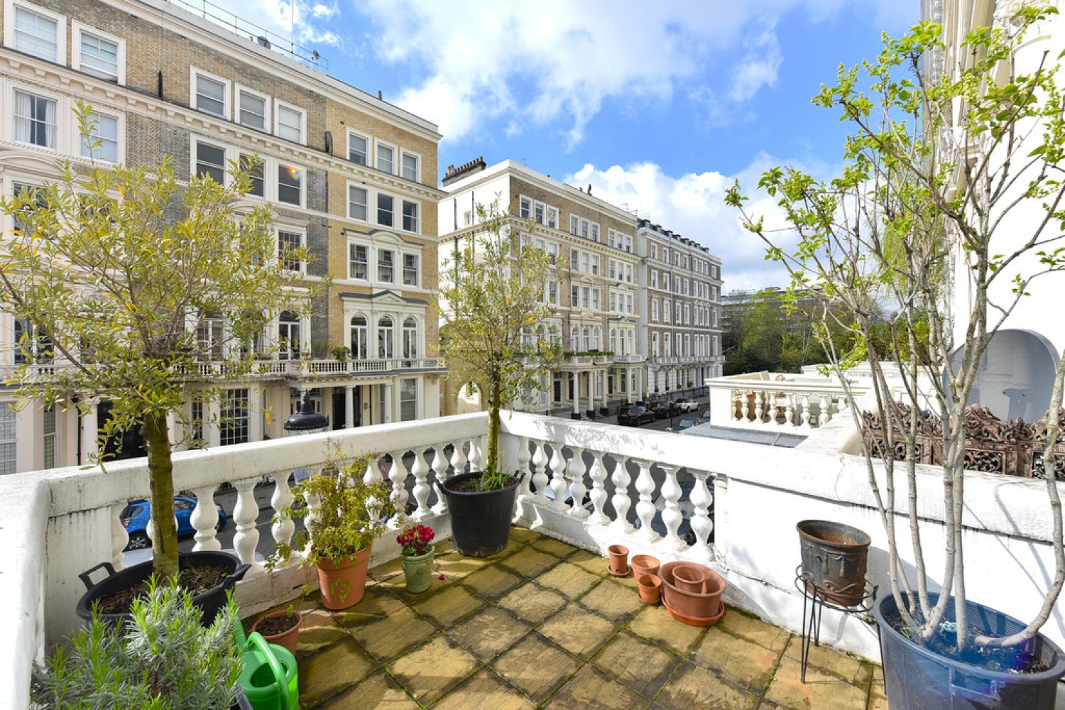 2 bedroom Flat for Sale Queens Gate Place, South Kensington
