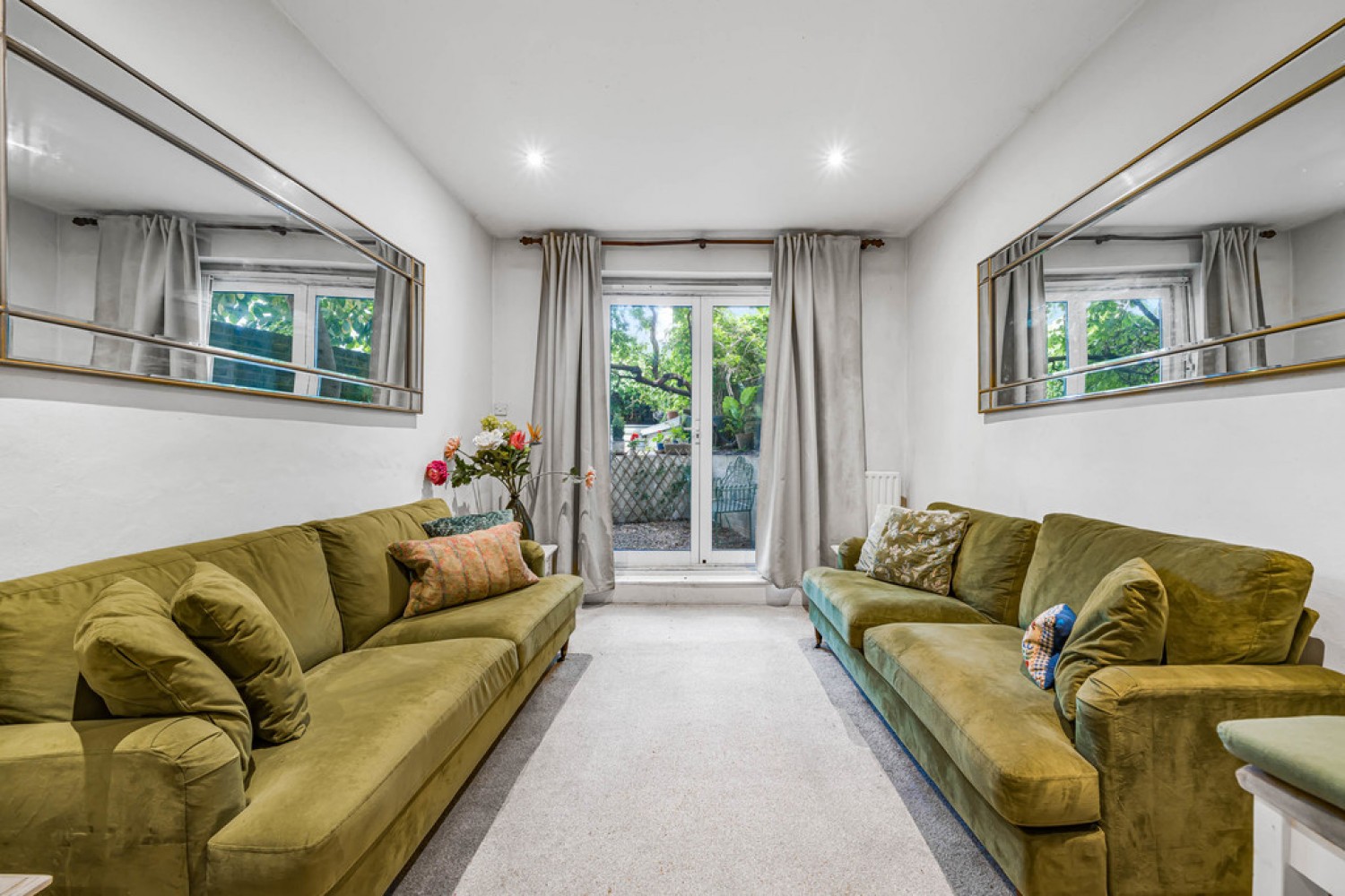 2 bedroom Flat for Sale Finborough Road, Chelsea