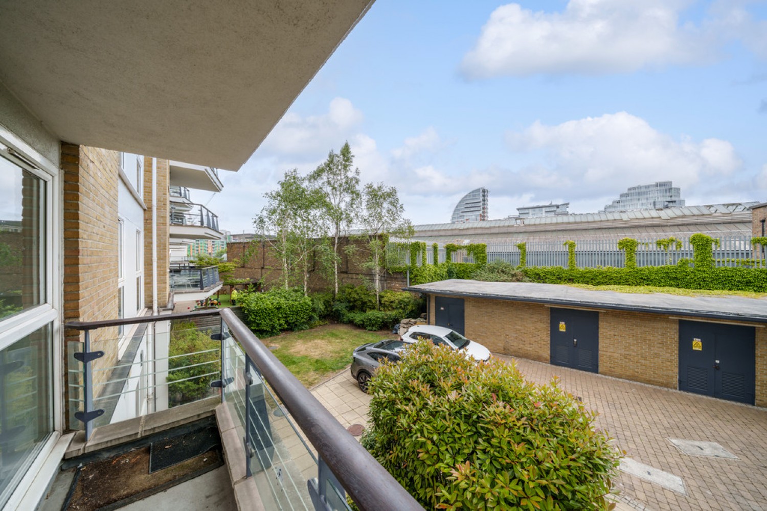 Dolphin House, Riverside West