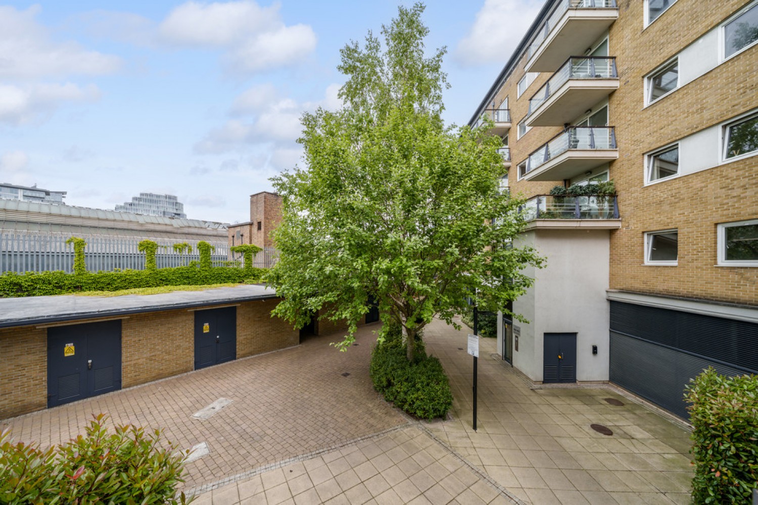 Dolphin House, Riverside West