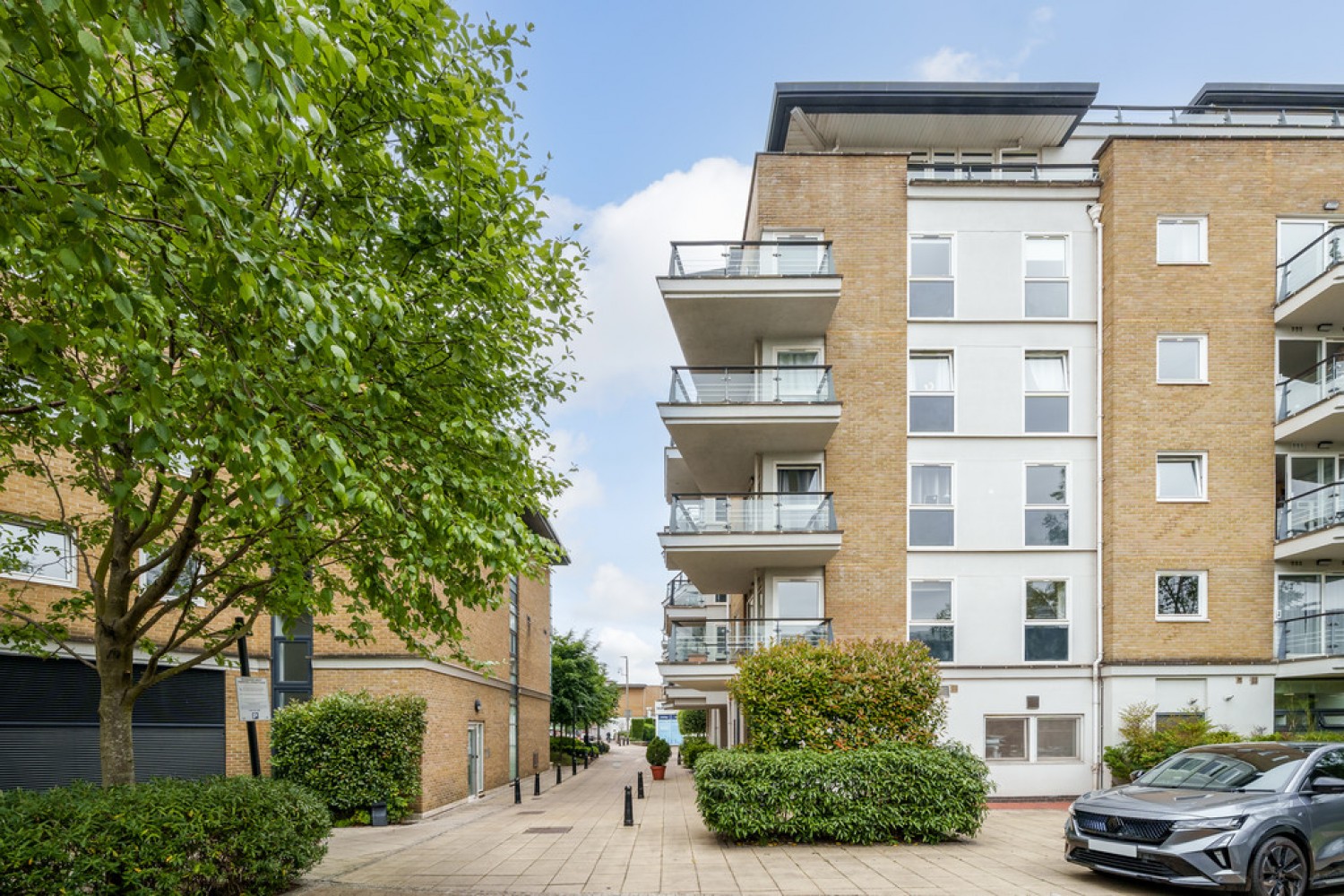 Dolphin House, Riverside West