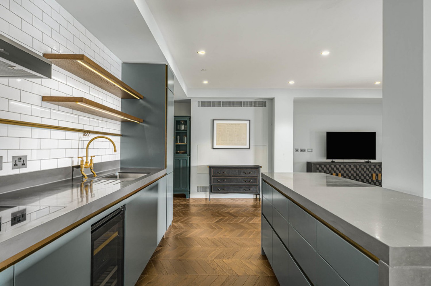 3 bedroom Flat for Letting Circus Road West, Battersea Power Station