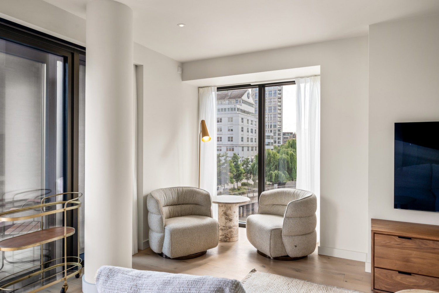 3 bedroom Flat for Letting The Powerhouse, Lots Road