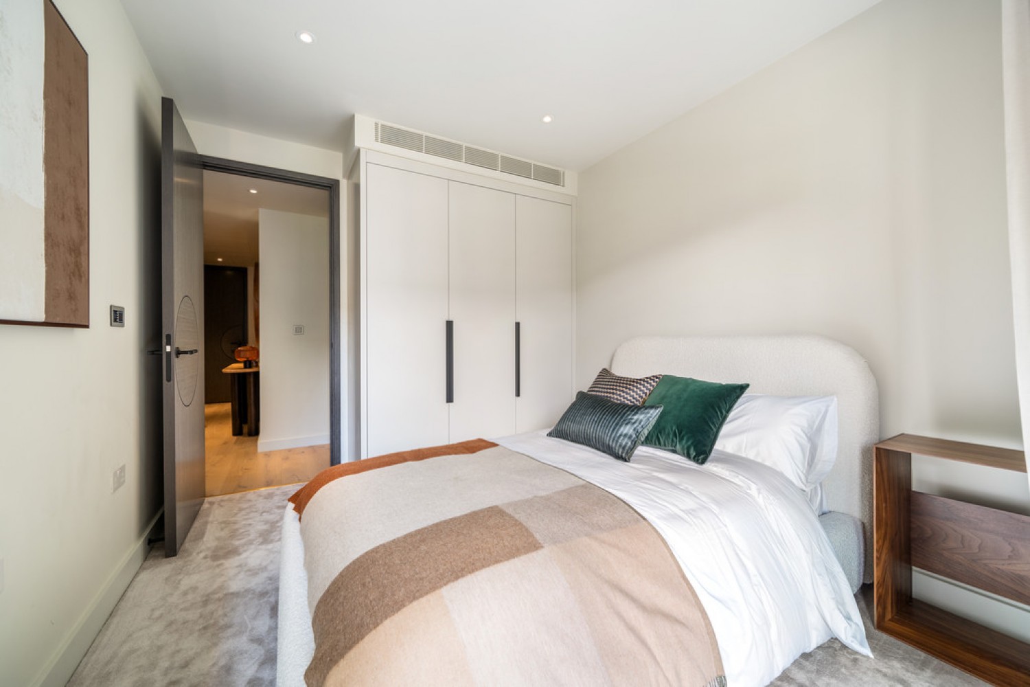 3 bedroom Flat for Letting The Powerhouse, Lots Road