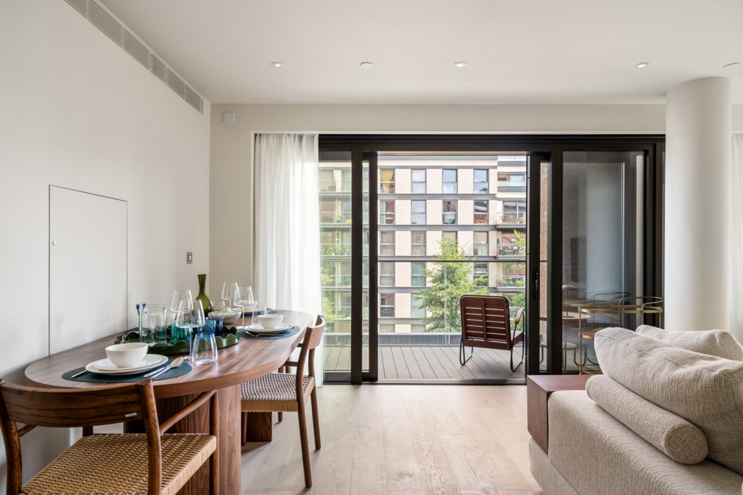 3 bedroom Flat for Letting The Powerhouse, Lots Road