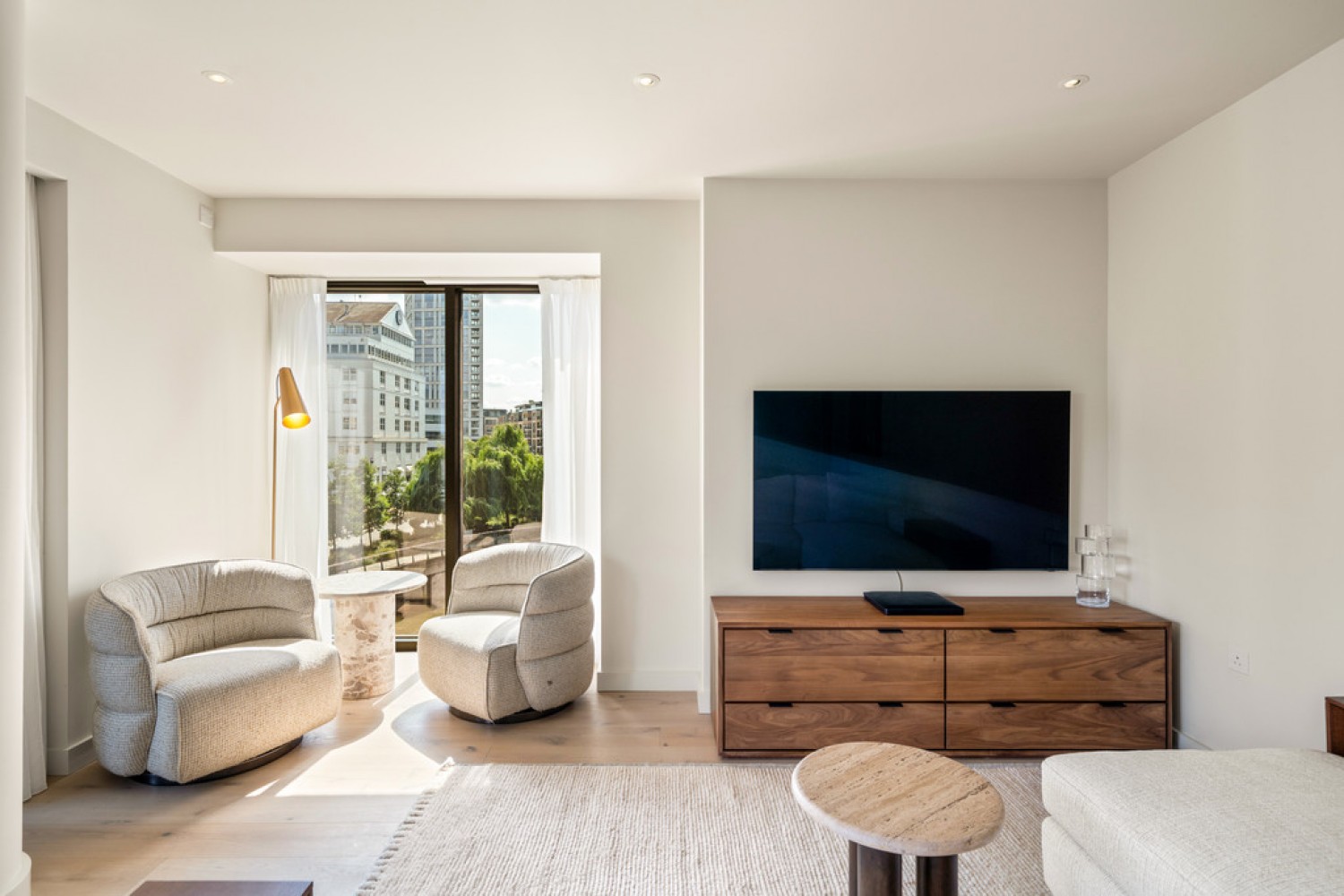 3 bedroom Flat for Letting The Powerhouse, Lots Road