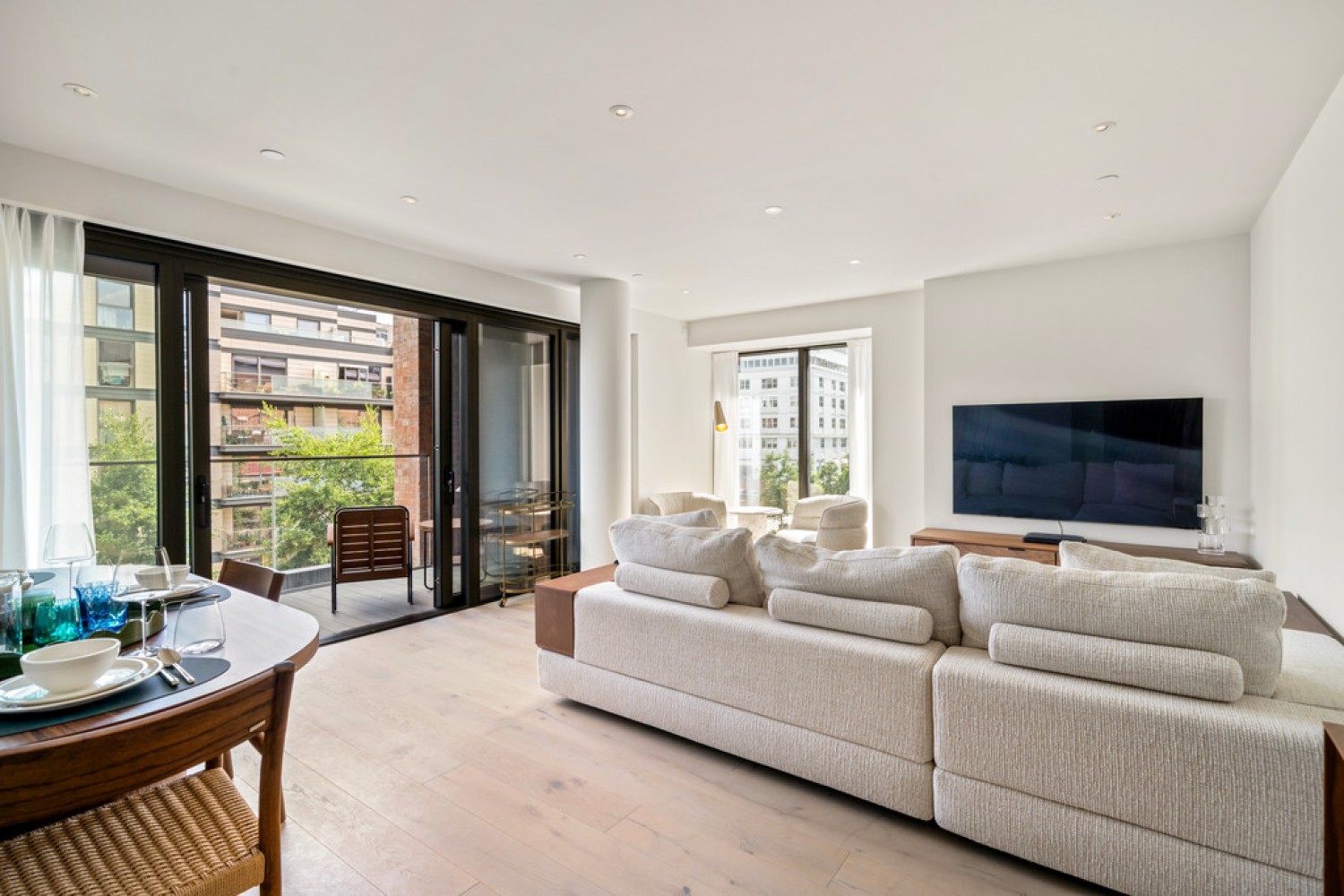 3 bedroom Flat for Letting The Powerhouse, Lots Road
