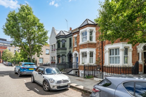 Upcerne Road, Lots Village