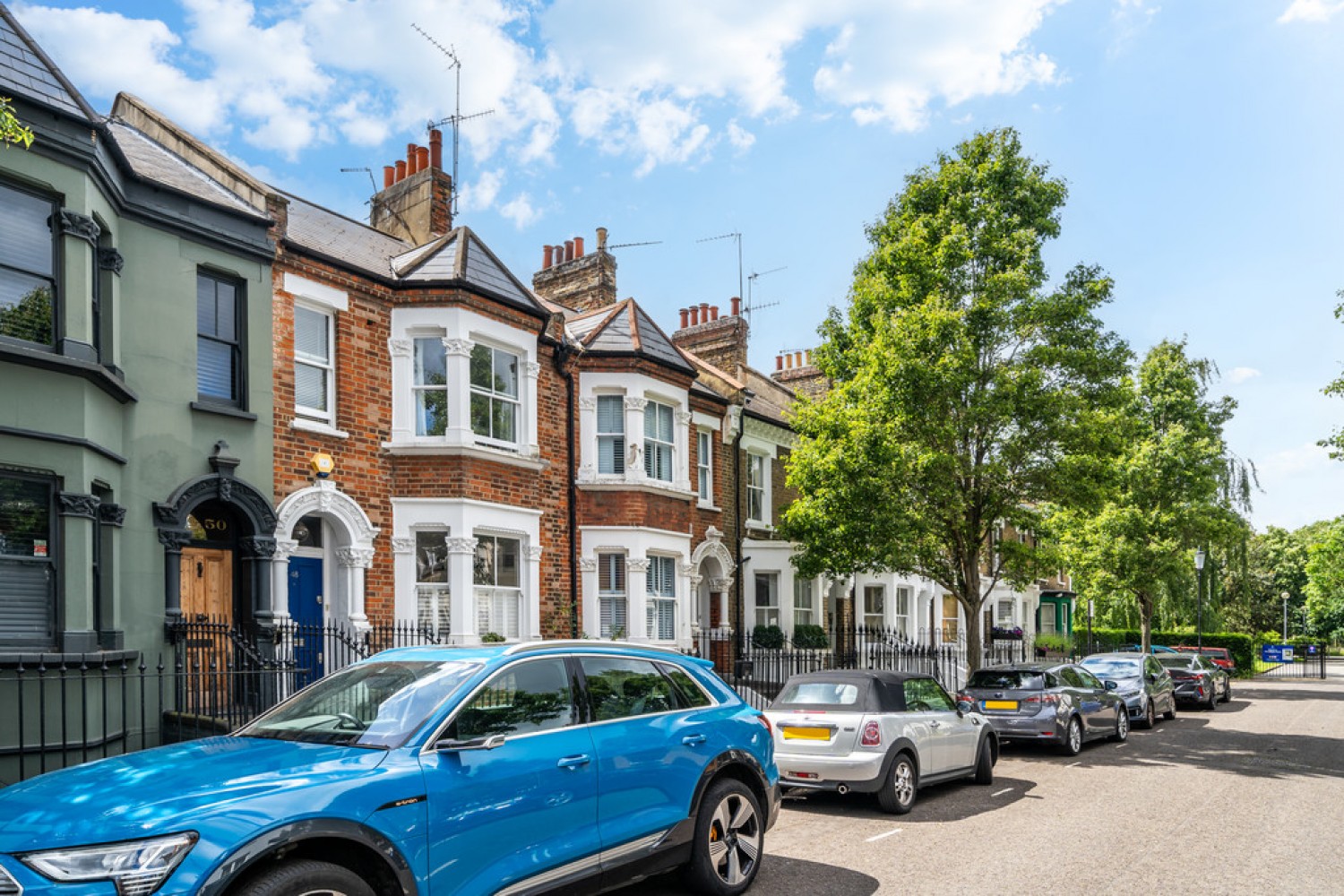Upcerne Road, Lots Village