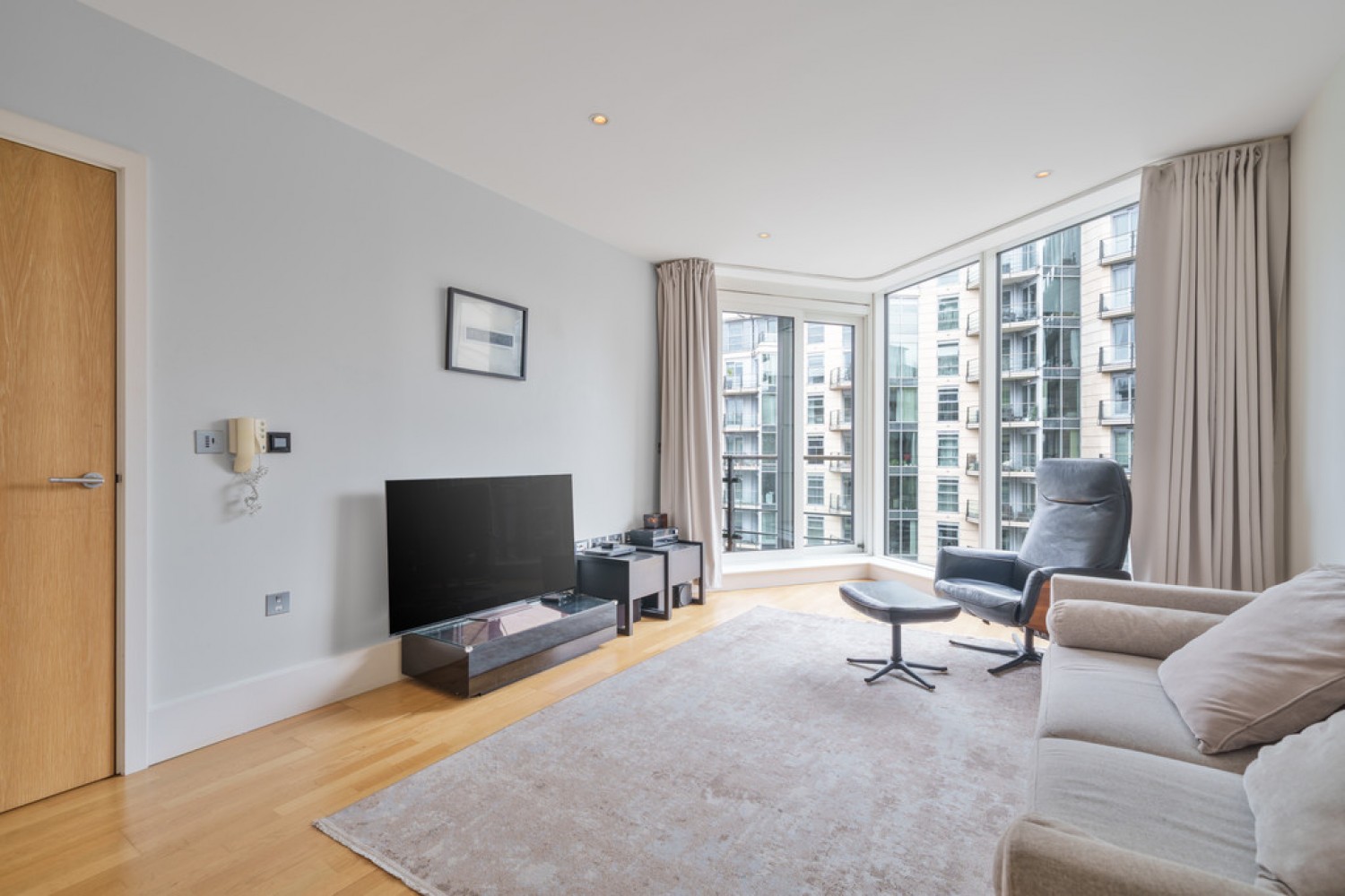 2 bedroom Flat for Sale Commodore House, Battersea Reach