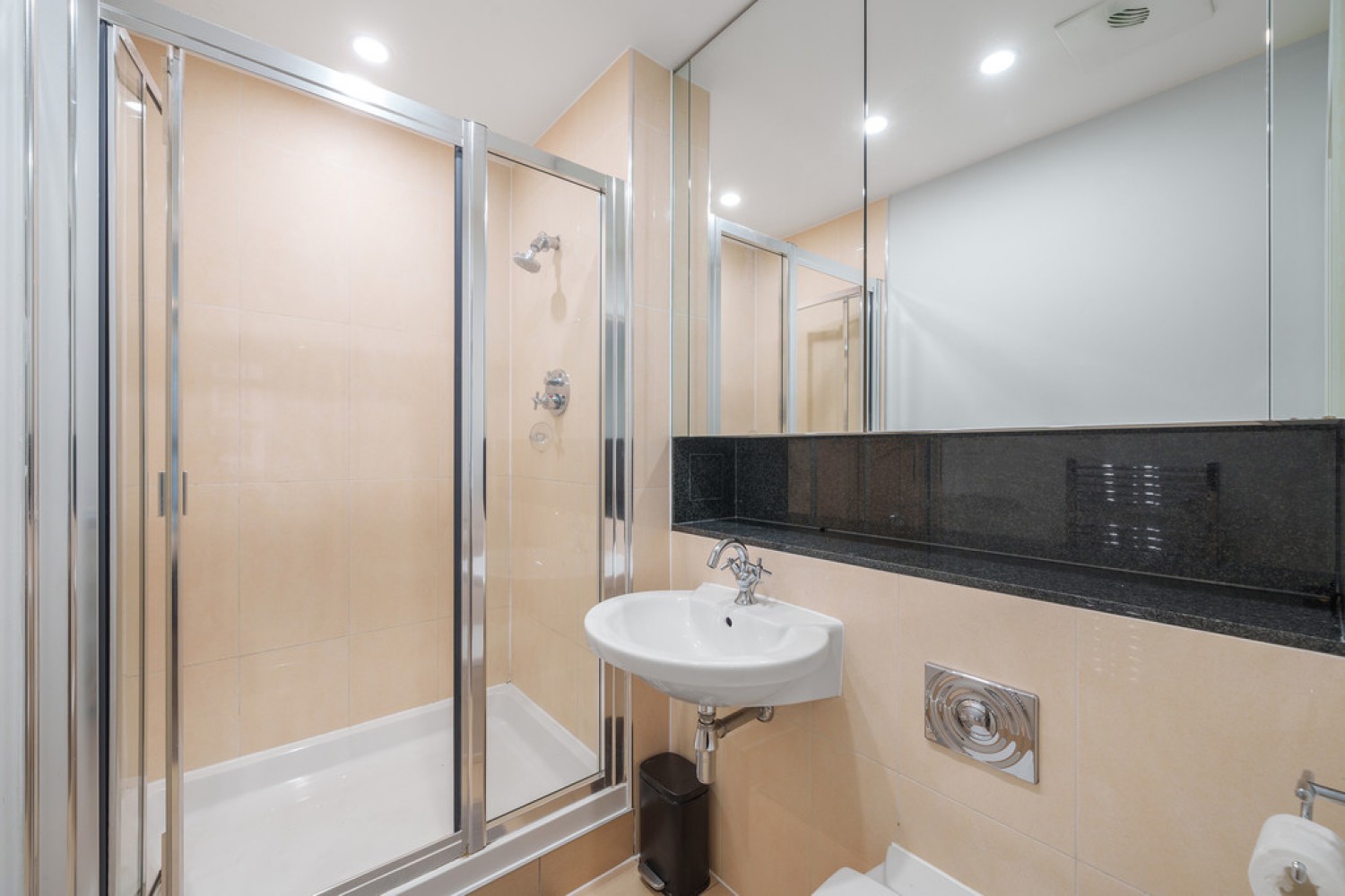 2 bedroom Flat for Sale Commodore House, Battersea Reach