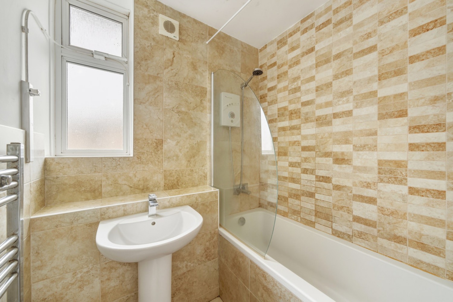 3 bedroom Flat in Patmore Estate, Battersea