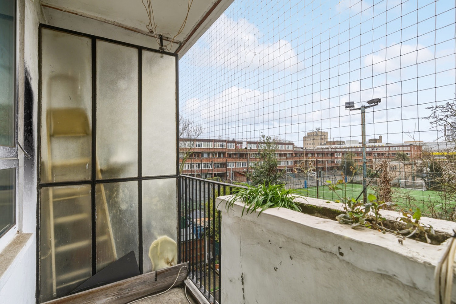 3 bedroom Flat in Patmore Estate, Battersea