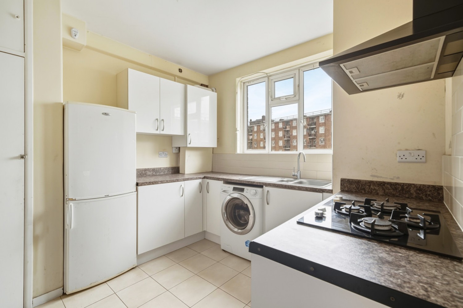 3 bedroom Flat in Patmore Estate, Battersea