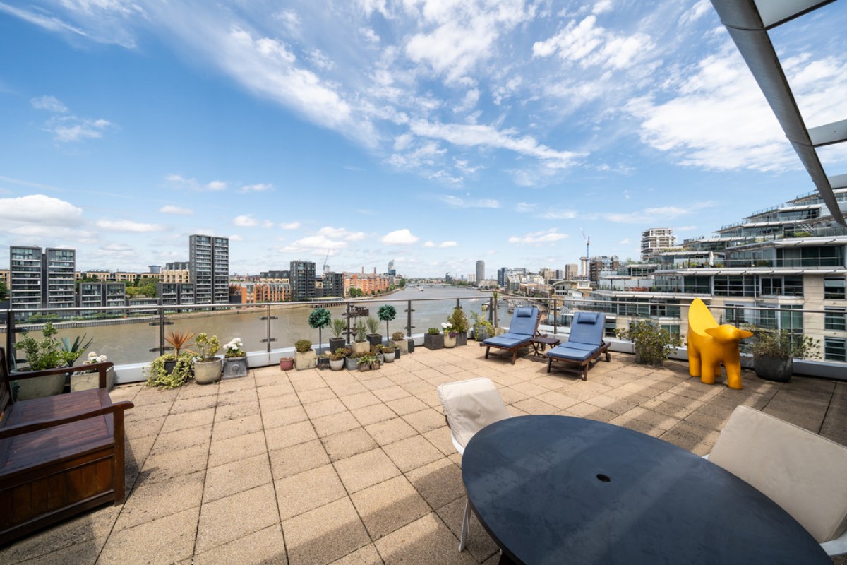 Commodore House, Battersea Reach