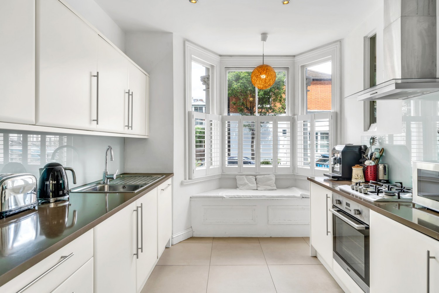 Upcerne Road, Lots Village