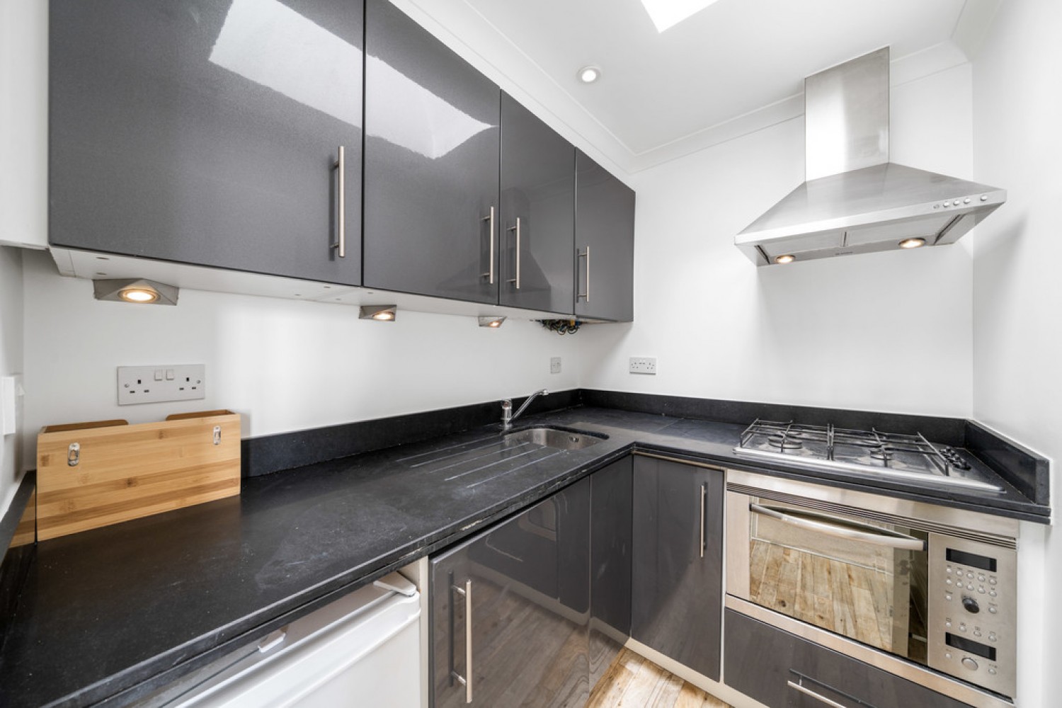 2 bedroom Flat for Letting Gloucester Road, South Kensington