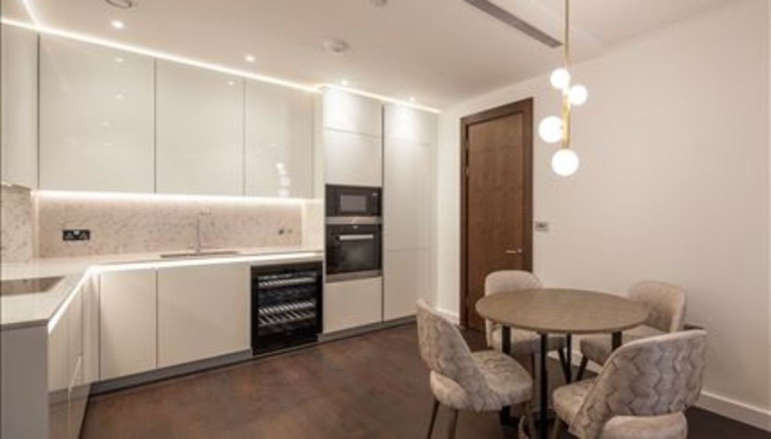 2 bedroom Flat for Letting The Residence , Nine Elms