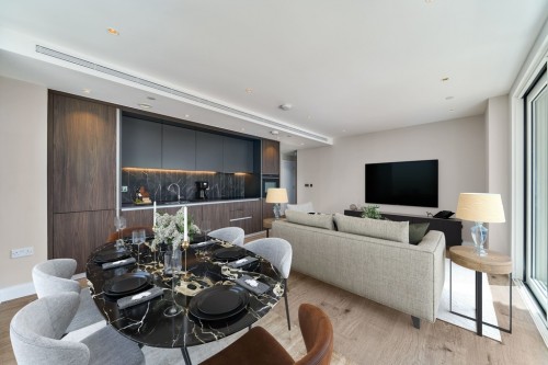 Juniper Gardens, Oval Village